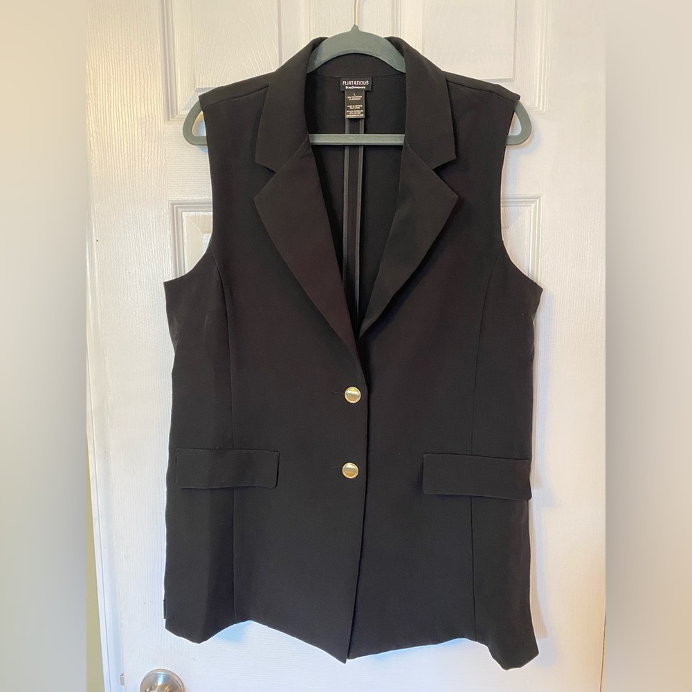 Flirtatious, young, contemporary, black vest EUC size large